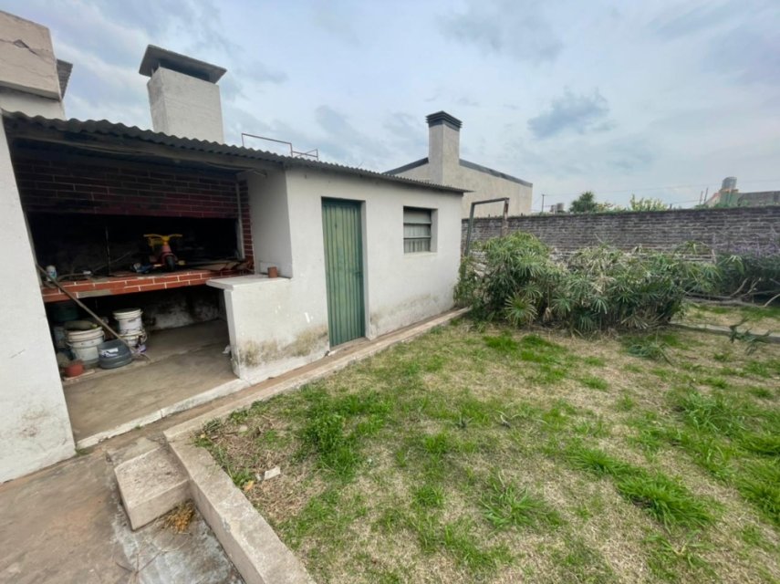 Padre Ghio 700 Junín Casa 4  ambientes  En Venta -8