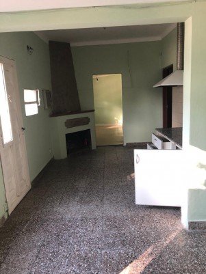 9 de Julio 700 Junín Casa 4  ambientes  En Alquiler -1