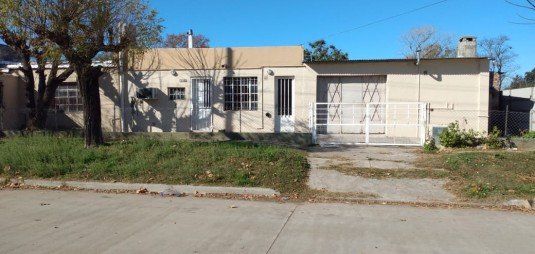 9 de Julio 700 25 de Mayo Casa 4 con Dep.  ambientes  En Venta -0