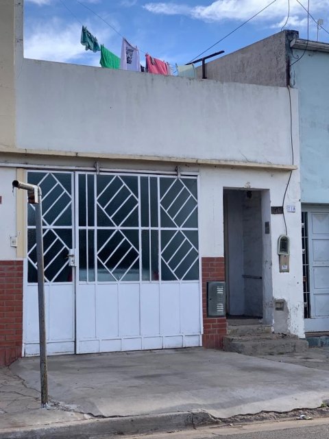Posadas 75 (Puerta lateral) Junín Casa 3 con Dep.  ambientes  En Venta -8