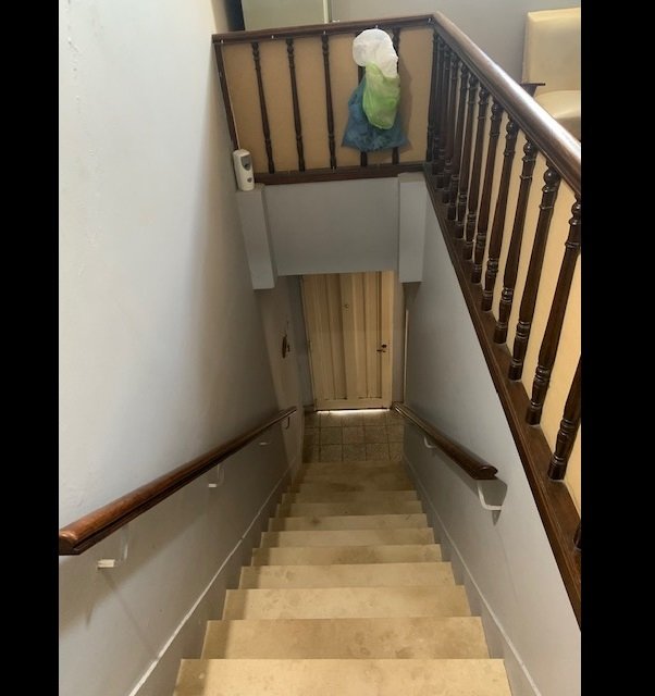 Calle 6 , Agustina Junín Galpón 4  ambientes  En Venta -9