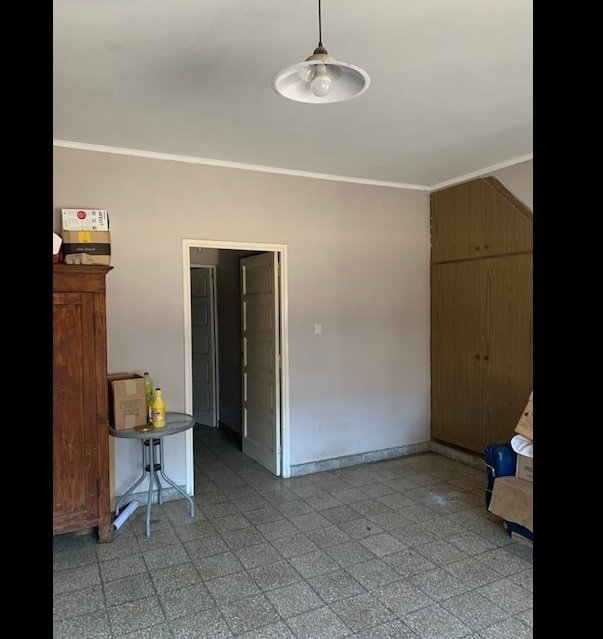 Calle 6 , Agustina Junín Galpón 4  ambientes  En Venta -11