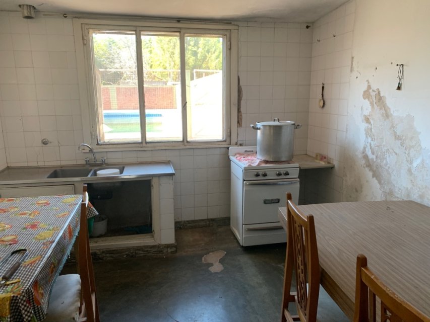 Calle 11 & Calle 6 - Agustina Junín Casa 6  ambientes  En Venta -11