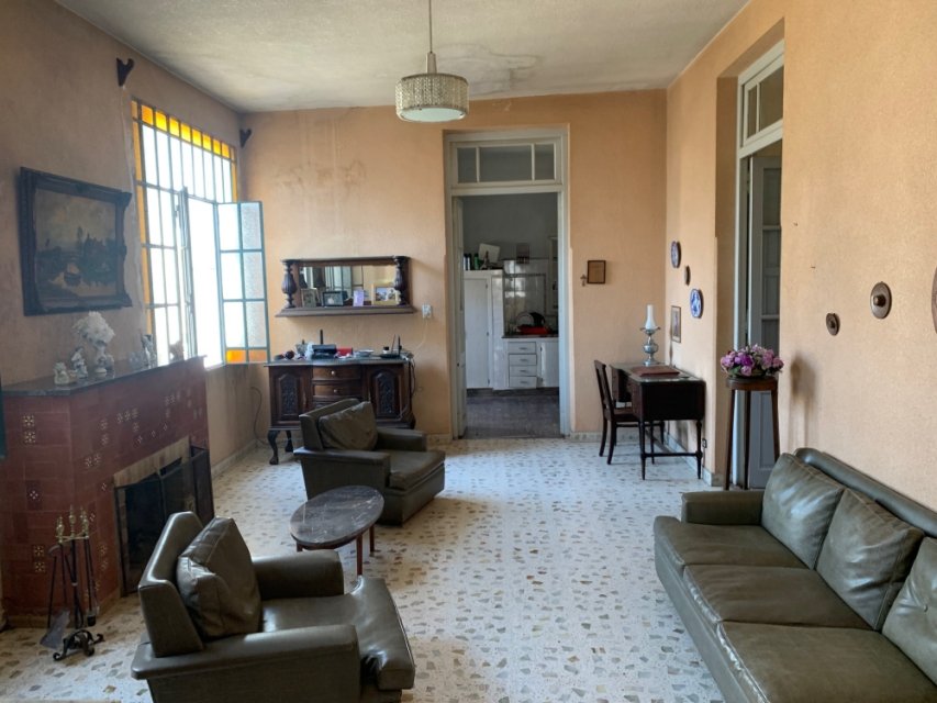 Calle 11 & Calle 6 - Agustina Junín Casa 6  ambientes  En Venta -2