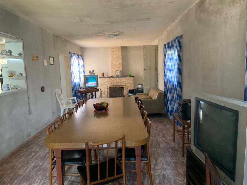 Calle 11 & Calle 6 - Agustina Junín Casa 6  ambientes  En Venta -8