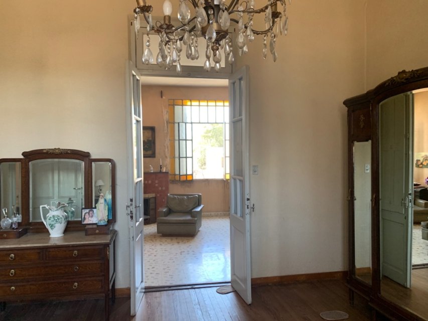 Calle 11 & Calle 6 - Agustina Junín Casa 6  ambientes  En Venta -3