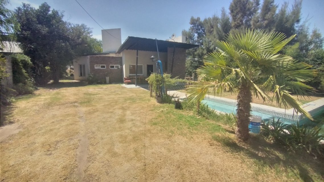 Los Nardos 200 Junín Quinta o casa de campo 3  ambientes  En Venta -1
