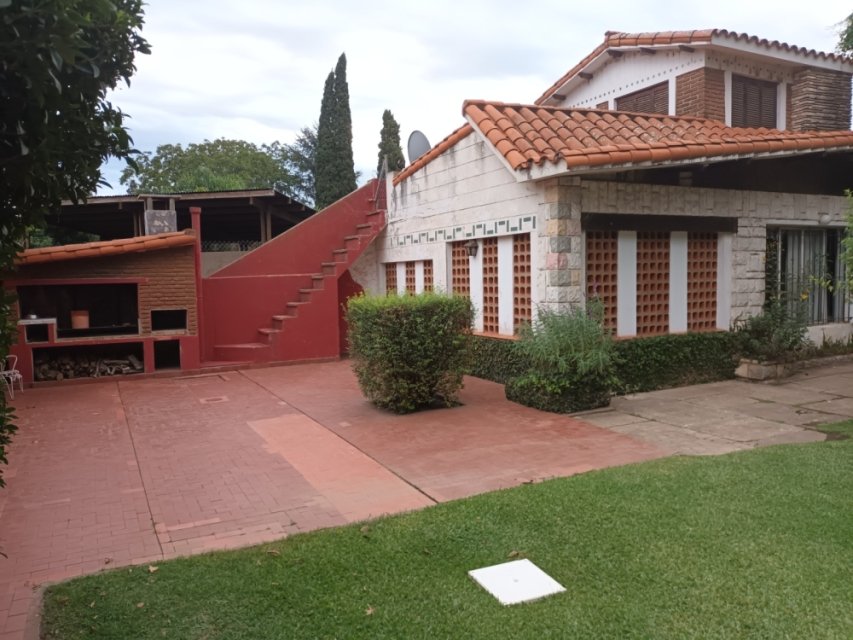 Caseros S/N Junín Quinta o casa de campo 6  ambientes  En Venta -7