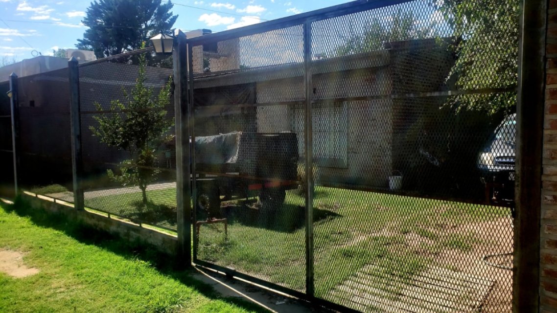 Malvinas Argentinas 1200 Junín Casa 3 con Dep.  ambientes  En Venta -1