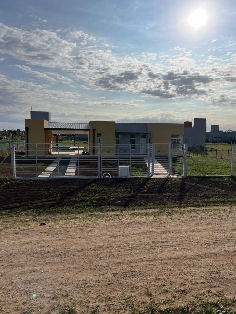 Los Álamos / Barrio Real Junín Quinta o casa de campo 4 con Dep.  ambientes  En Venta -9