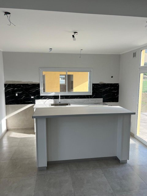 Los Álamos / Barrio Real Junín Quinta o casa de campo 4 con Dep.  ambientes  En Venta -8