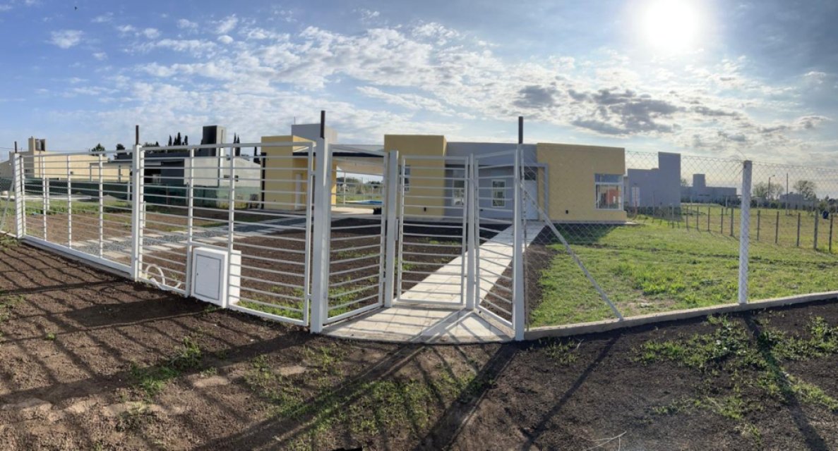 Los Álamos / Barrio Real Junín Quinta o casa de campo 4 con Dep.  ambientes  En Venta -2