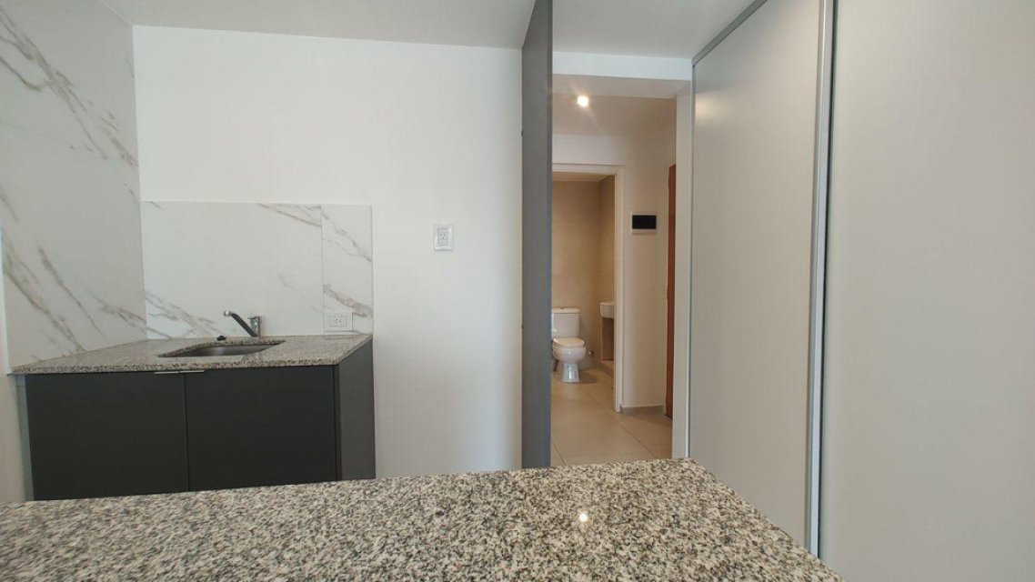 Calle 8 e/ 34 y 35 La Plata Departamento 1  ambientes  En Venta -3