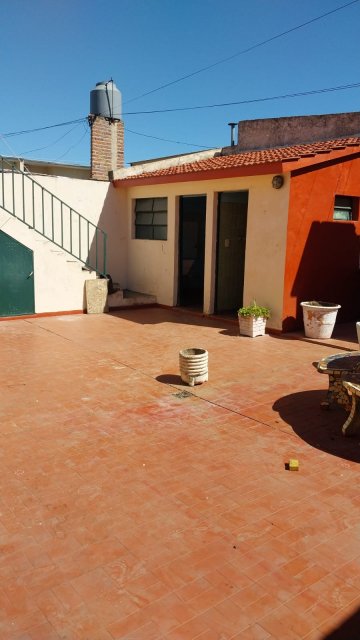 Sadi Carnot 260 Junín Casa 3 con Dep.  ambientes  En Venta -10