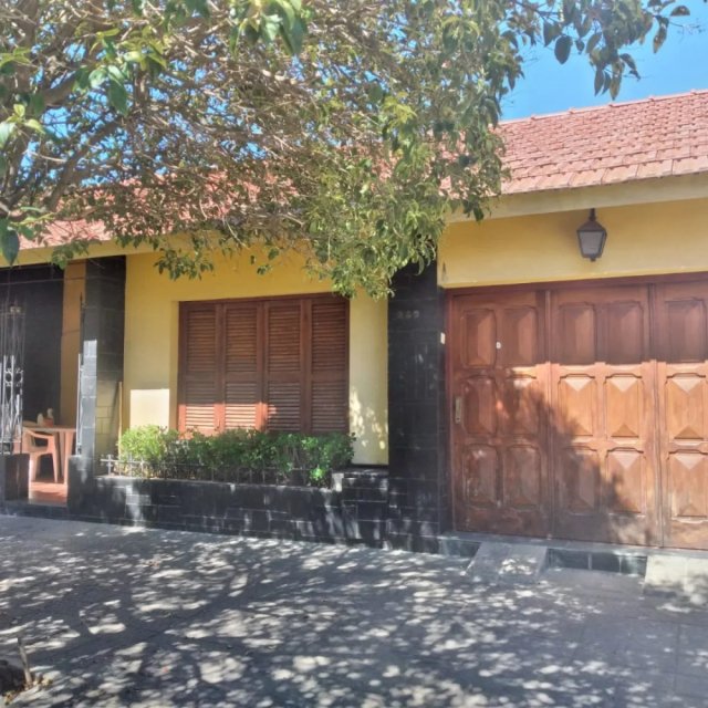 Sadi Carnot 260 Junín Casa 3 con Dep.  ambientes  En Venta -1