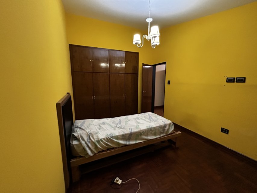 25 de Mayo 133 Junín Casa 7  ambientes  En Venta -7