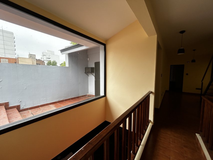 25 de Mayo 133 Junín Casa 7  ambientes  En Venta -10