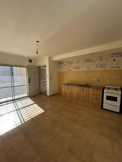 Orellanos y Urquiza Departamento 2  ambientes  En Venta -6
