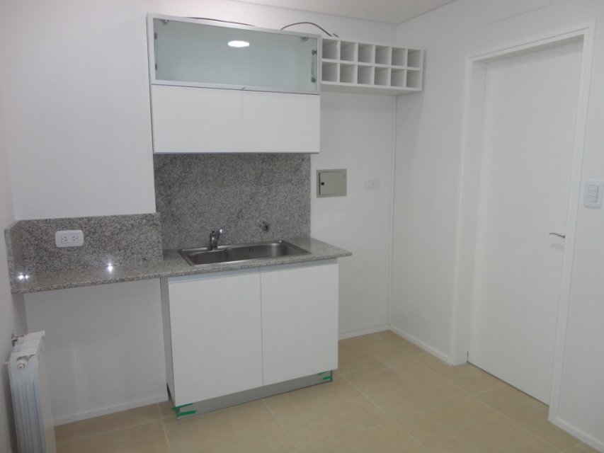 R.E.San Martin 80 Junín Departamento 4 con Dep.  ambientes  En Venta -3