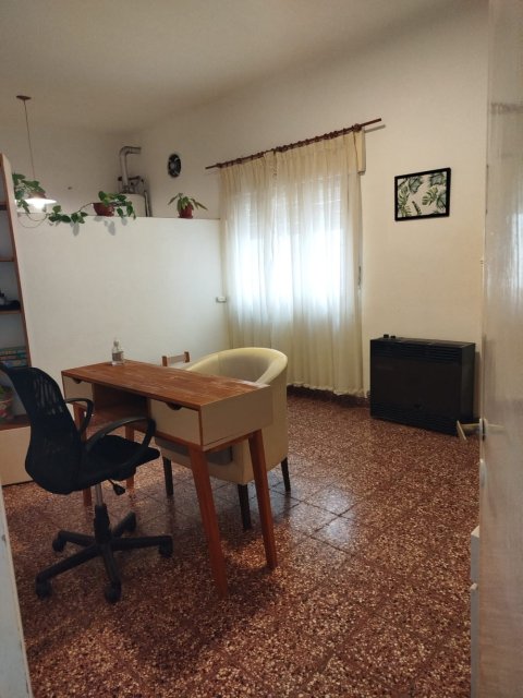 Chile & Uruguay Junín Casa 4 con Dep.  ambientes  En Venta -5