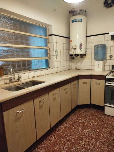 Chile & Uruguay Junín Casa 4 con Dep.  ambientes  En Venta -4