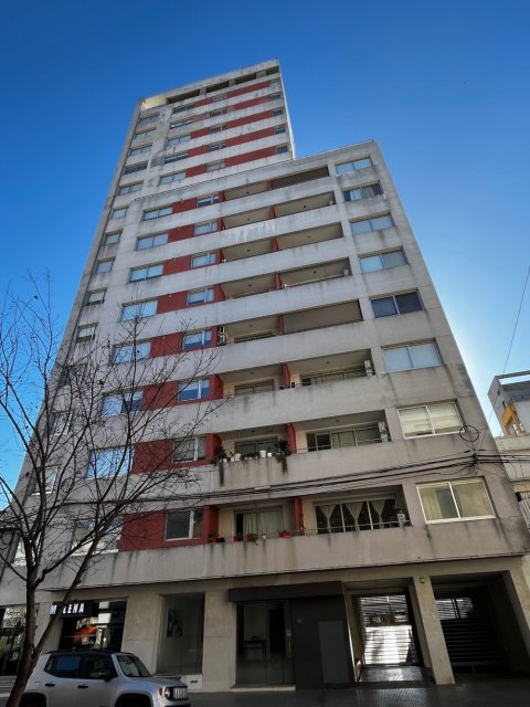 R.E. de SAN MARTIN 80 Junín Departamento 2  ambientes  En Venta -1