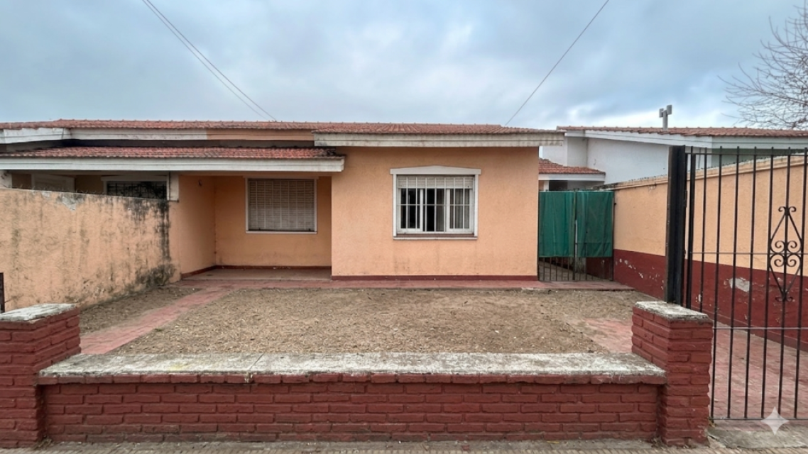 Edison 232 Junín Casa 3 con Dep.  ambientes  En Venta -2