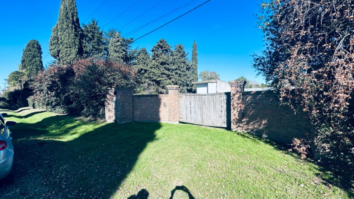 Los Tehuelches al 1500 Junín Quinta o casa de campo 4 con Dep.  ambientes  En Venta -11