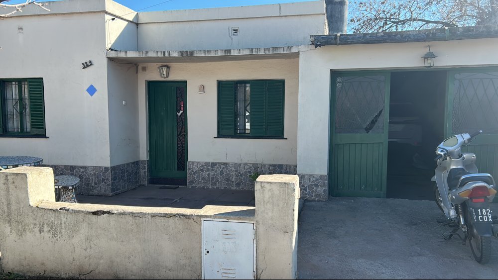 Sargento Cabral al 300 Junín Casa 4 con Dep.  ambientes  En Venta -0