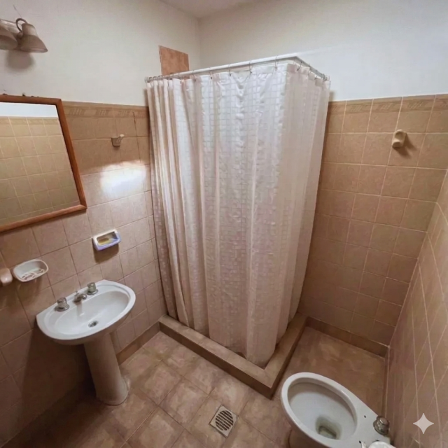 Roque Vazquez 900 Junín Casa 4 con Dep.  ambientes  En Venta -12