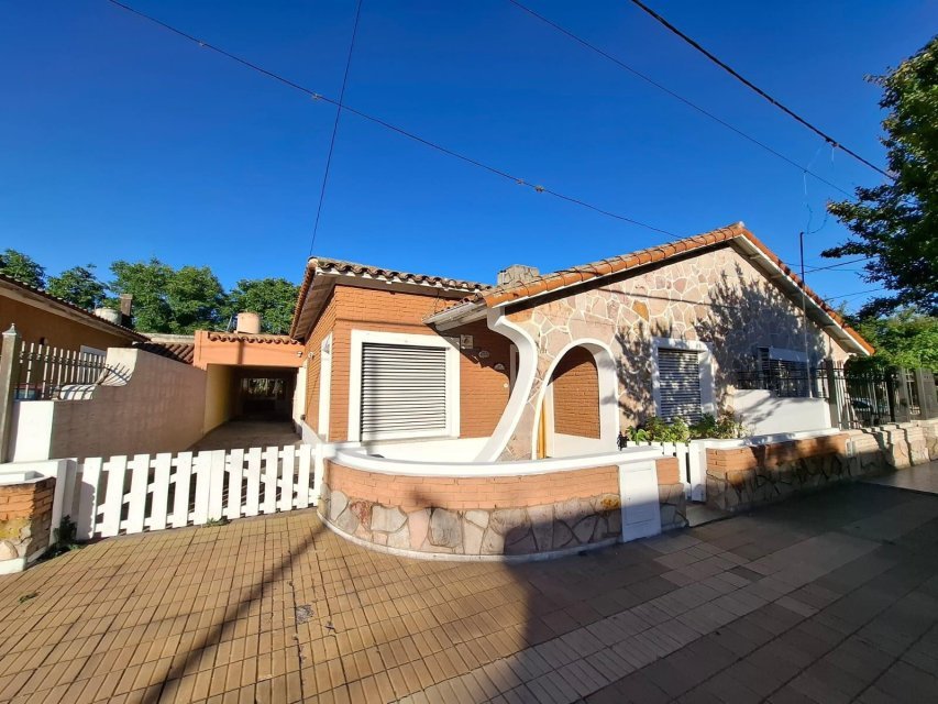 Primera Junta & R.E de San Martin Junín Casa 4 con Dep.  ambientes  En Venta -1