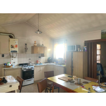 Casa interior en PH, con muy buena disposición y excelente ubicación.