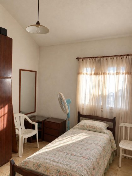 Atractiva Inversión! Casa Interior con buenas comodidades.