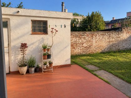 Atractiva Inversión! Casa Interior con buenas comodidades.