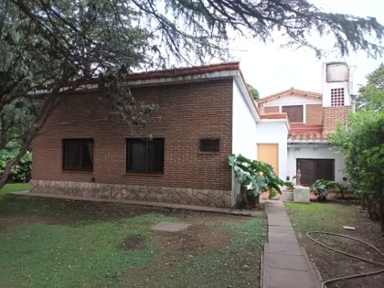 Venta De Casa Quinta Con Pileta, Forestación, Sobre 1360m2. En Junín (Bs As)