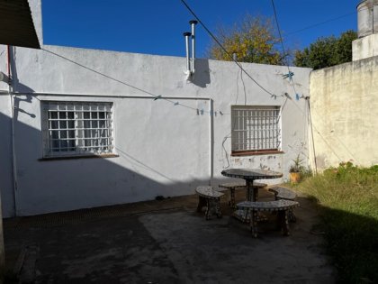 Vendemos casa familiar con amplio terreno