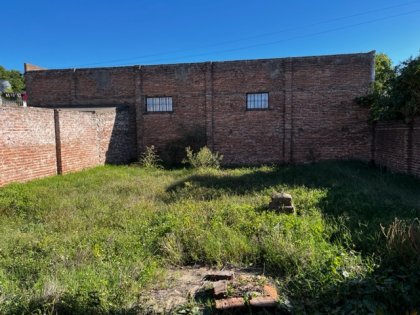 Vendemos casa familiar con amplio terreno