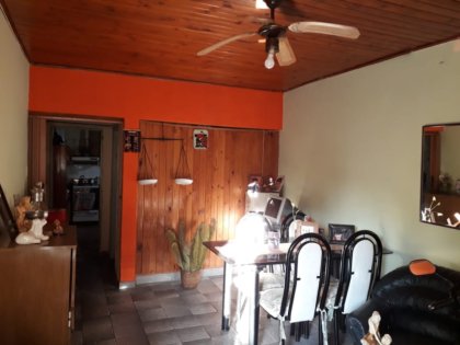 Casa en buen estado, amplio terreno en esquina- Ideal Inversión