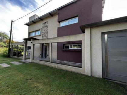 Imponente Casa Quinta - Moderna / Combina Elegancia y Diseño.