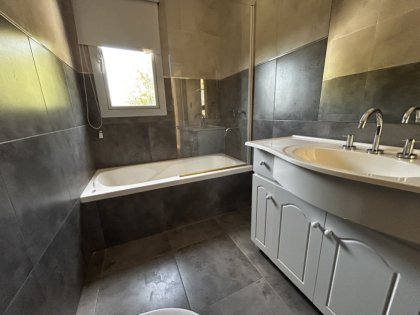 Imponente Casa Quinta - Moderna / Combina Elegancia y Diseño.