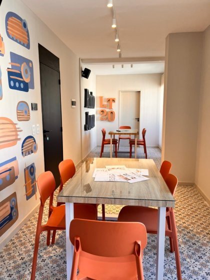 Departamento con Diseño Innovador y vistas panorámicas de la ciudad.