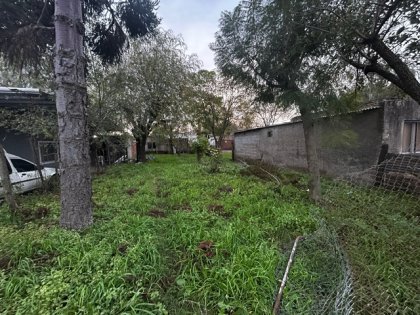 Excelente Terreno Amplio, con construcción tradicional de casa a terminar.
