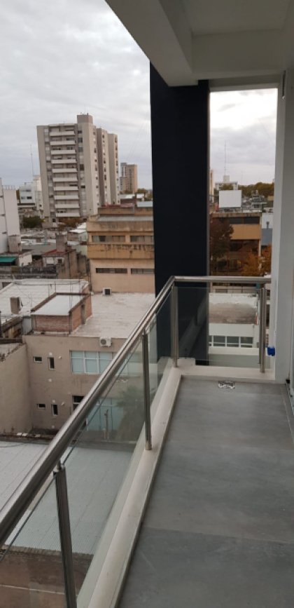 Departamento en el centro de Junín de 2 ambientes contrafrente.