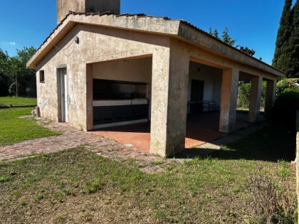QUINCHO / PILETA EMPLAZADA EN AMPLIO TERRENO