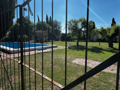 QUINCHO / PILETA EMPLAZADA EN AMPLIO TERRENO
