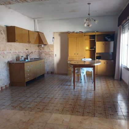 Casa en Ascensión (B) c/ amplio terreno.