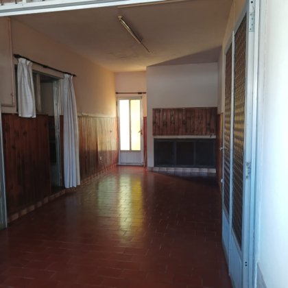 Casa en Ascensión (B) c/ amplio terreno.