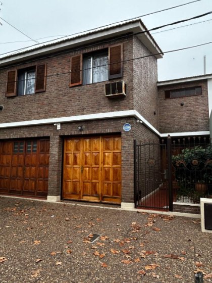 Excelente ubicacion Casa tipo depto. en P.A - Ideal inversión