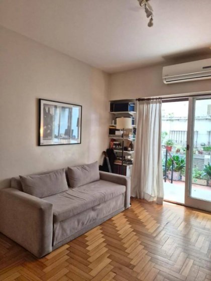 Excelente departamento 2 Ambientes Contra frente. en  RECOLETA