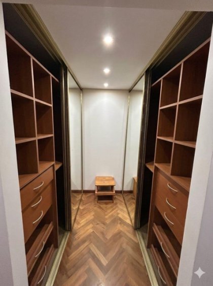 Piso de 5 Ambientes C/Cochera en el Centro de Castelar Norte